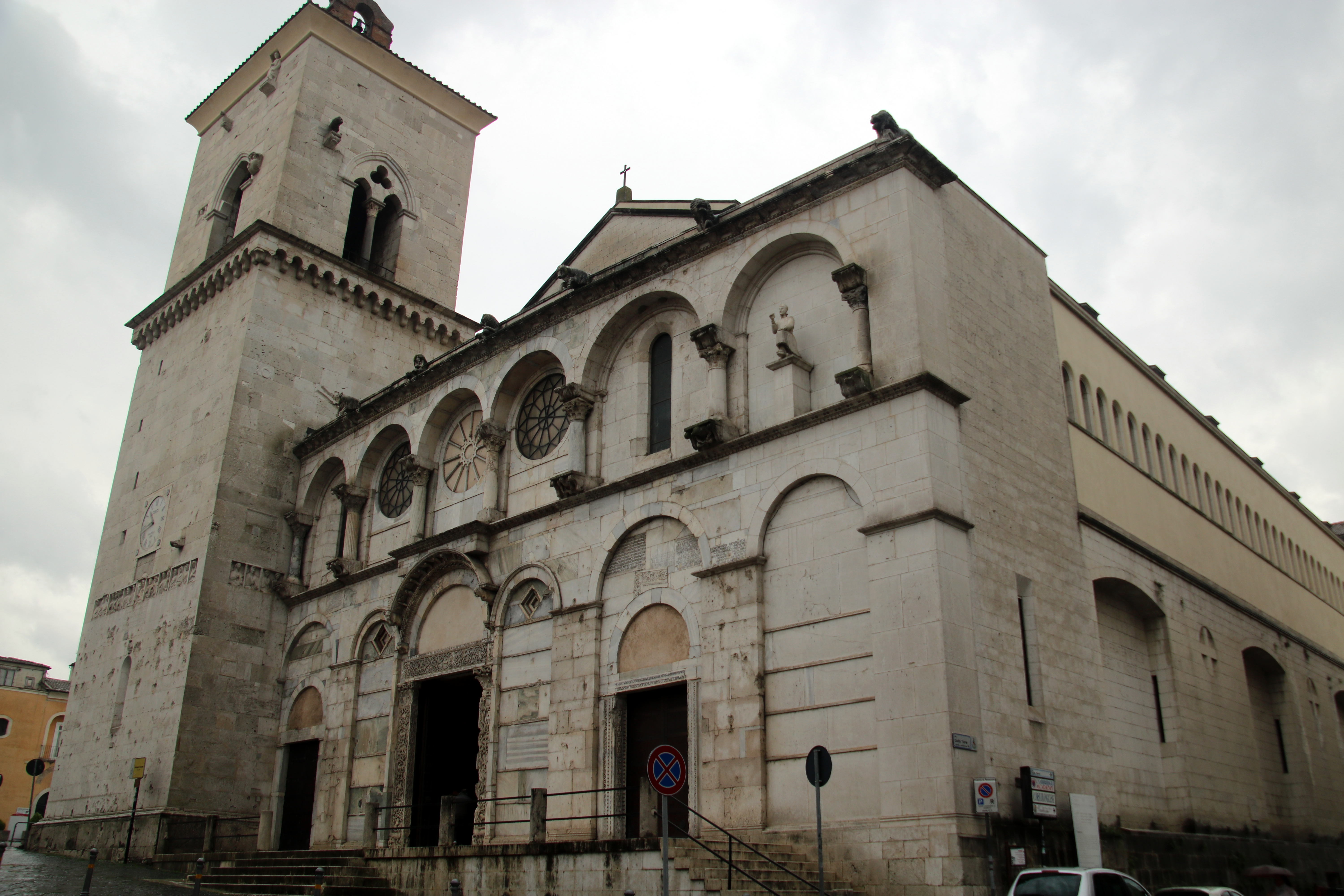 facciata del duomo di Benevento