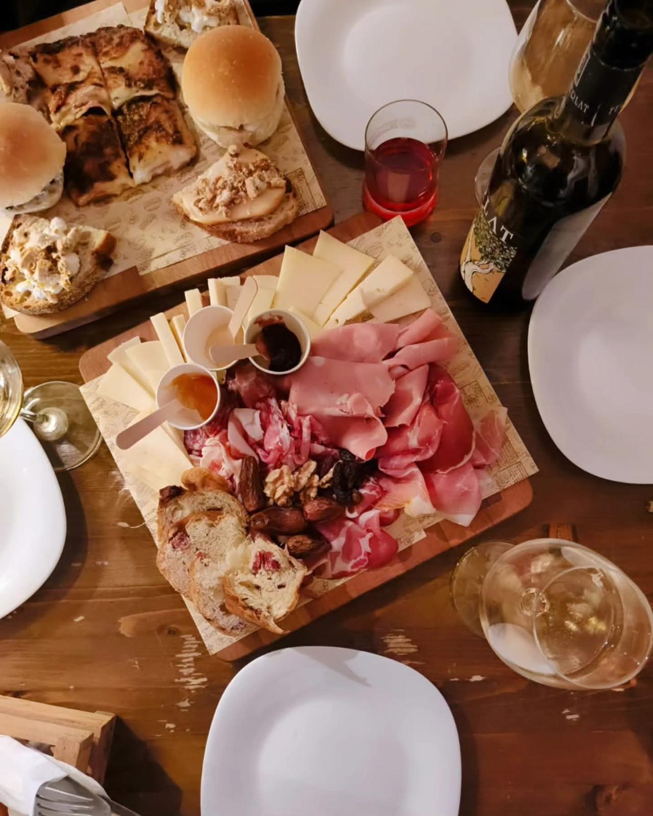 tagliere di salumi e formaggi